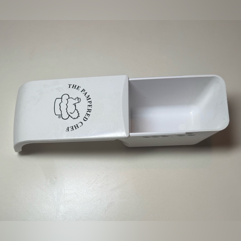 PAMPERED CHEF Adjustable Sliding Measuring Cup 1/8 to 1/2 Cup ,PLUS